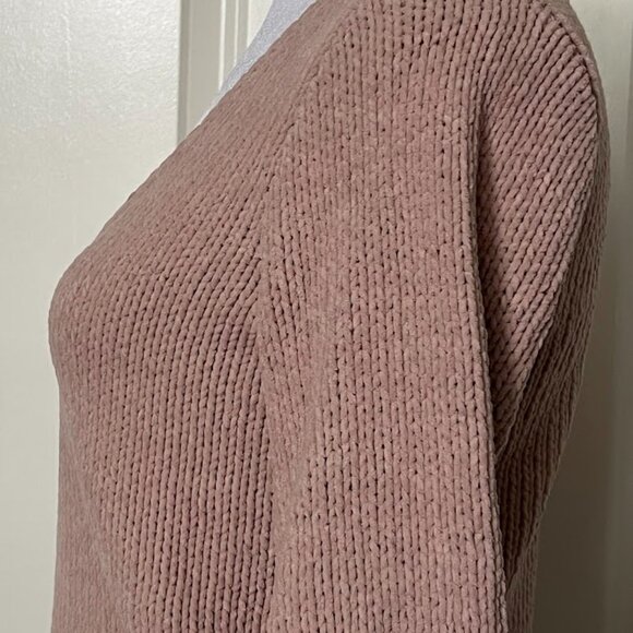 Abercrombie & Fitch Soft A&F Collection Pink V-Neck Sweater Size XS - Picture 12 of 15